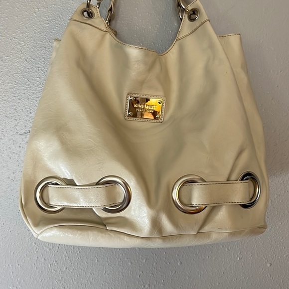 Nine West purse. - Picture 1 of 9